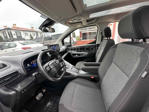 CAM TAVAN HATASIZ FUL+FUL  Opel Combo 1.5 CDTI Ultimate 2024 Model Van