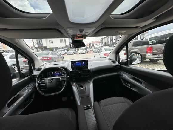 CAM TAVAN HATASIZ FUL+FUL  Opel Combo 1.5 CDTI Ultimate 2024 Model Van