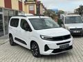 CAM TAVAN HATASIZ FUL+FUL  Opel Combo 1.5 CDTI Ultimate 2024 Model Van