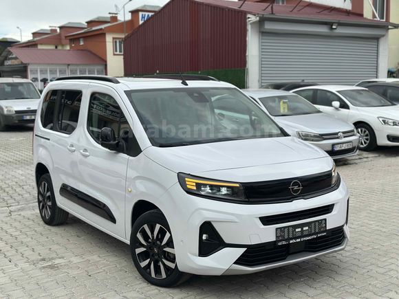 CAM TAVAN HATASIZ FUL+FUL  Opel Combo 1.5 CDTI Ultimate 2024 Model Van