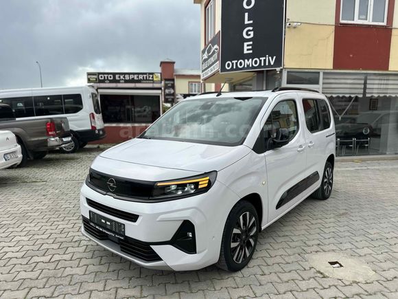 CAM TAVAN HATASIZ FUL+FUL  Opel Combo 1.5 CDTI Ultimate 2024 Model Van