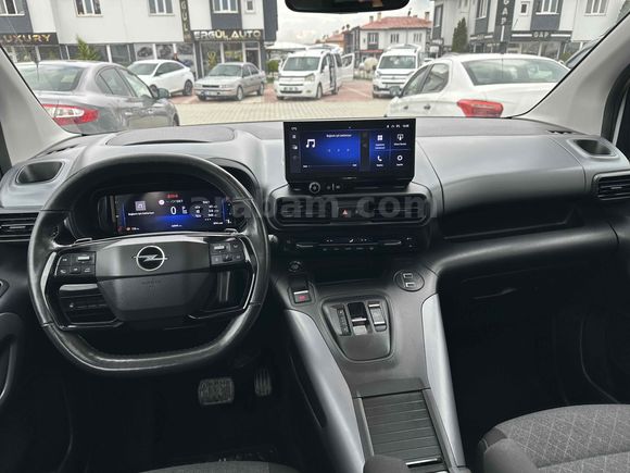 CAM TAVAN HATASIZ FUL+FUL  Opel Combo 1.5 CDTI Ultimate 2024 Model Van