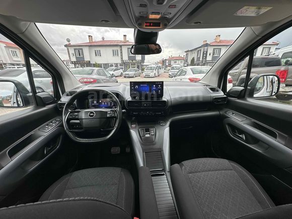 CAM TAVAN HATASIZ FUL+FUL  Opel Combo 1.5 CDTI Ultimate 2024 Model Van