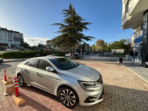 Sahibinden Renault Megane 1.3 TCe Icon 2023 Model 