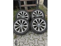 BMW G30 orijinal jantlar ve kışlık lastikleriyle Goodyear RFT