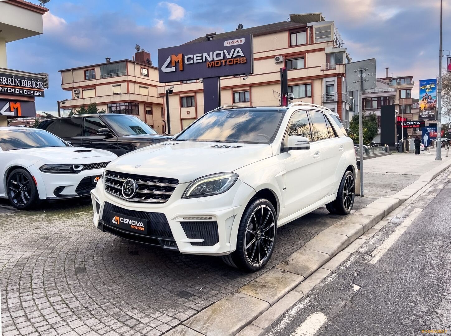 Galeriden Mercedes - Benz ML 63 AMG 2012 Model İstanbul 107.000 km Beyaz 1