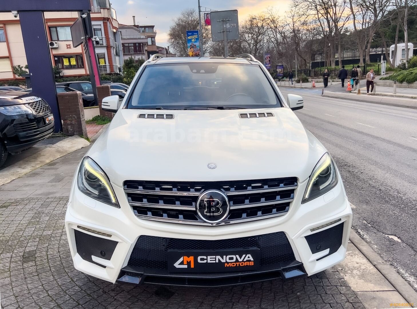 Galeriden Mercedes - Benz ML 63 AMG 2012 Model İstanbul 107.000 km Beyaz 2
