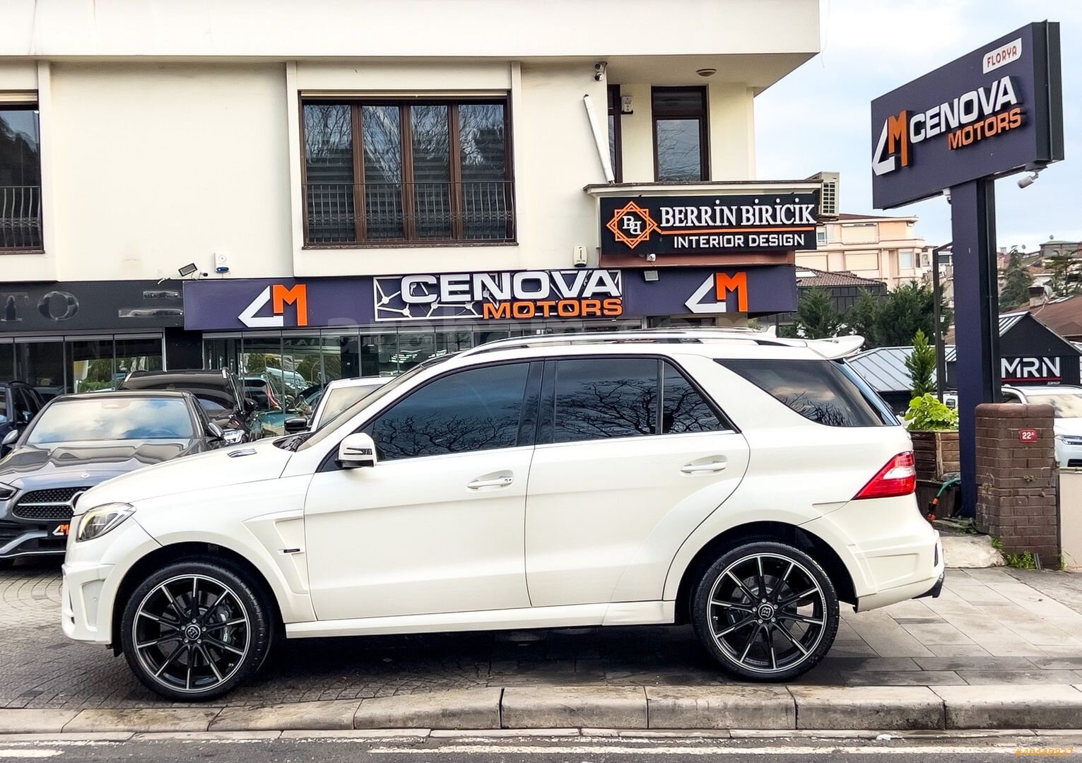 Galeriden Mercedes - Benz ML 63 AMG 2012 Model İstanbul 107.000 km Beyaz 5