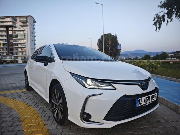 Sahibinden Toyota Corolla 1.8 Hybrid Flame X-Pack 2025 Model