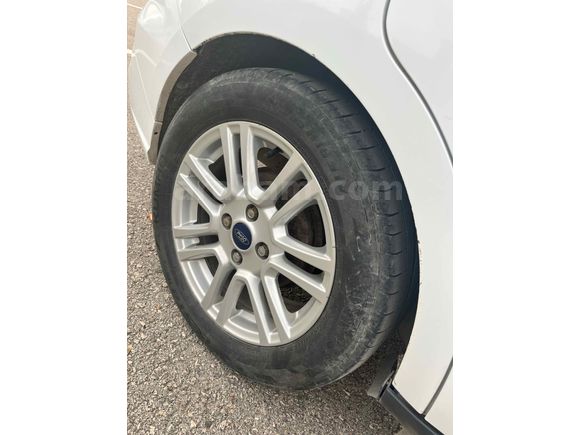 Sahibinden Ford Tourneo Courier 1.6 TDCi Titanium Plus 2017 Model 