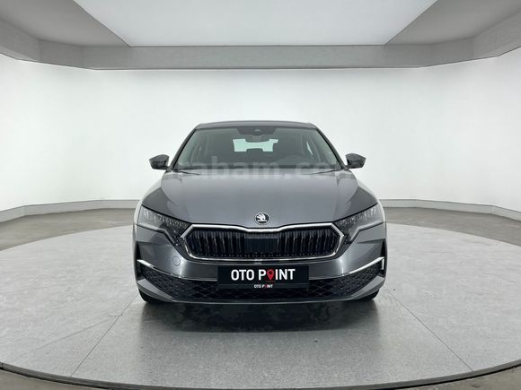 otomobil Skoda Octavia Sedan 1.5 TSI mHEV Premium DSG