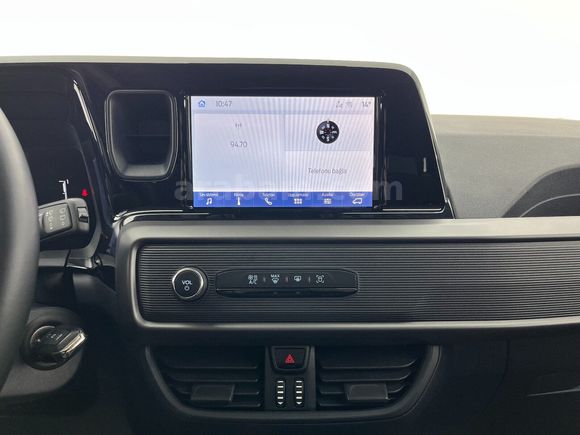 otomobil Ford Tourneo Courier Kombi 1.5 EcoBlue Deluxe