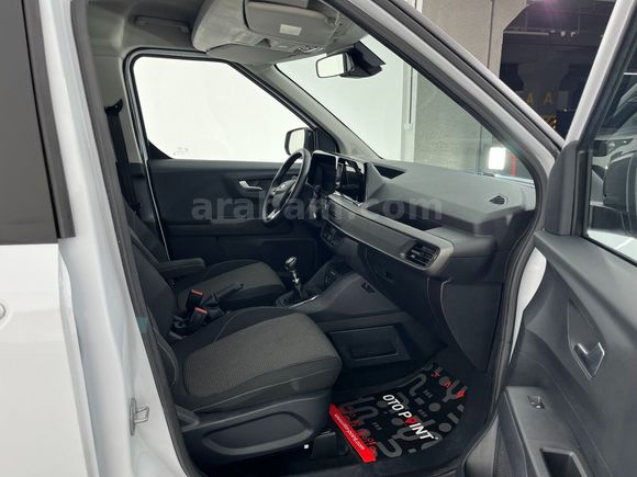 otomobil Ford Tourneo Courier Kombi 1.5 EcoBlue Deluxe