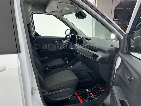 otomobil Ford Tourneo Courier Kombi 1.5 EcoBlue Deluxe