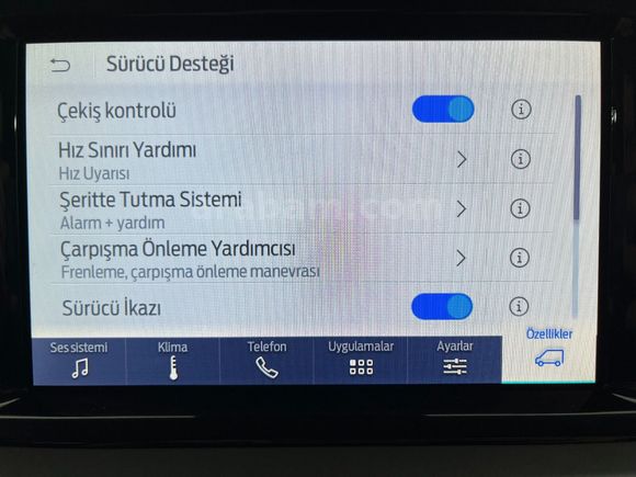 otomobil Ford Tourneo Courier Kombi 1.5 EcoBlue Deluxe