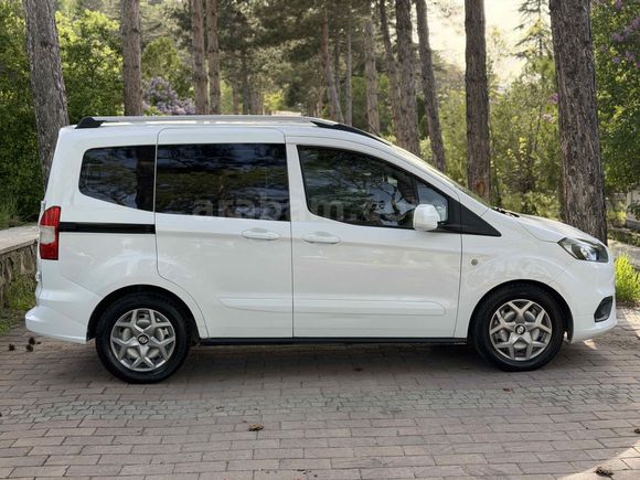 Galeriden Ford Transit Courier 1.5 TDCi Deluxe 2022 Model Afyonkarahisar