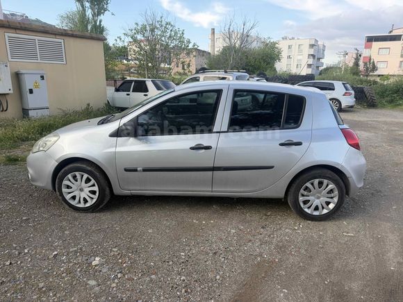 Galeriden Renault Clio 1.5 dCi Authentique 2010 Model İzmir