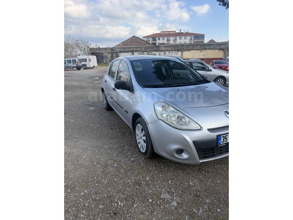 Galeriden Renault Clio 1.5 dCi Authentique 2010 Model İzmir