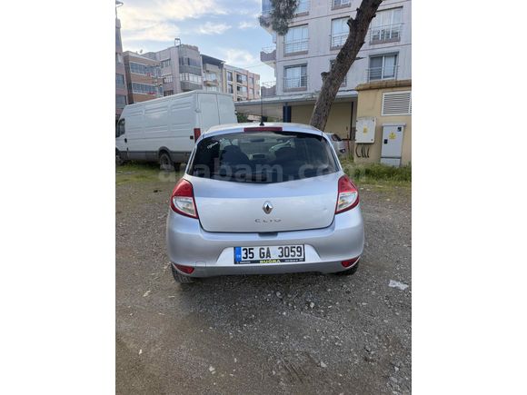 Galeriden Renault Clio 1.5 dCi Authentique 2010 Model İzmir