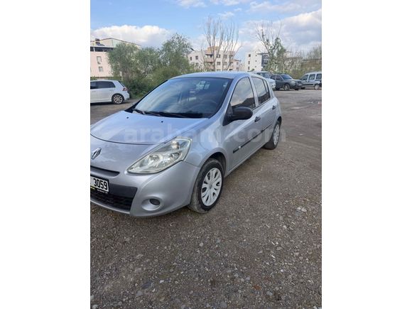 Galeriden Renault Clio 1.5 dCi Authentique 2010 Model İzmir
