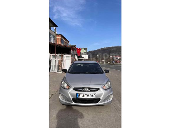 Sahibinden Hyundai Accent Blue 1.6 CRDI Mode Plus 2014 Model  206000 km Gri