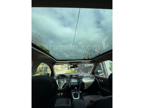 Sahibinden Nissan Qashqai 1.2 DIG-T Tekna Sky Pack 2014 Model  219000 km bordo