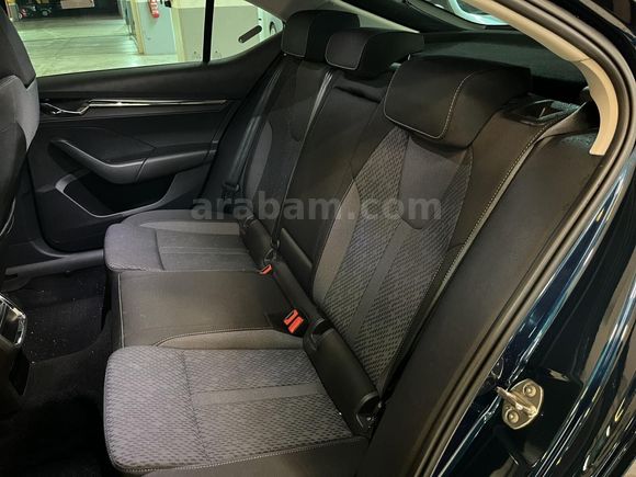otomobil Skoda Octavia 1.5 TSI e-Tec Premium DSG