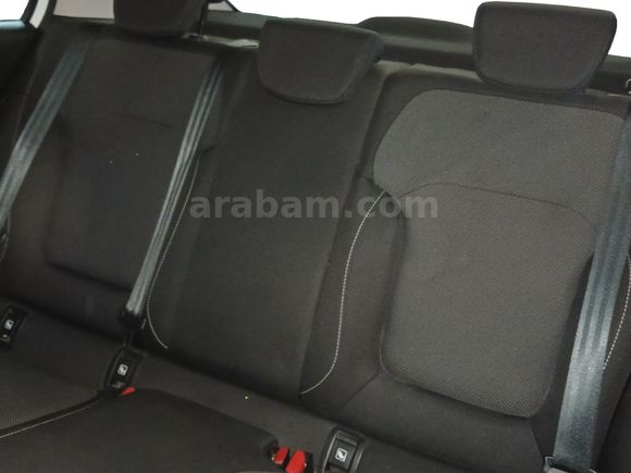 otomobil Renault Megane 1.5 BluedCi Joy EDC (E)