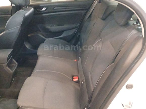 otomobil Renault Megane 1.5 BluedCi Joy EDC (E)