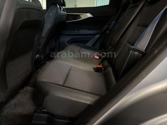 otomobil Renault Austral 1.2 E-Tech Hybrid Esprit Alpine