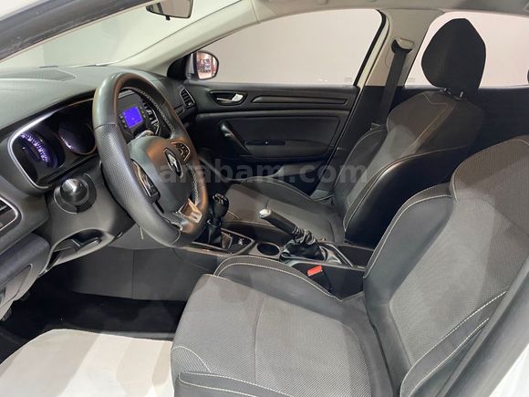 otomobil Renault Megane Hatchback 1.6 16V Joy