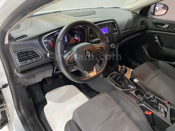 otomobil Renault Megane Hatchback 1.6 16V Joy