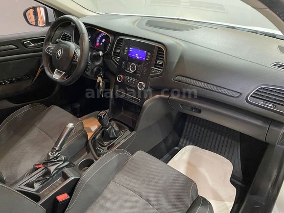 otomobil Renault Megane Hatchback 1.6 16V Joy