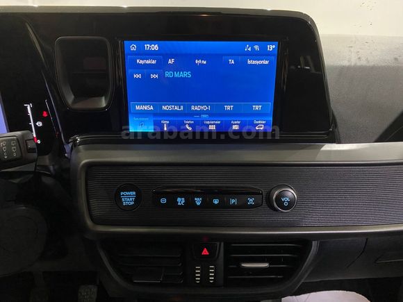 otomobil Ford Tourneo Courier 1.5 EcoBlue Titanium