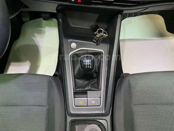 otomobil Volkswagen Golf 1.5 TSI Impression