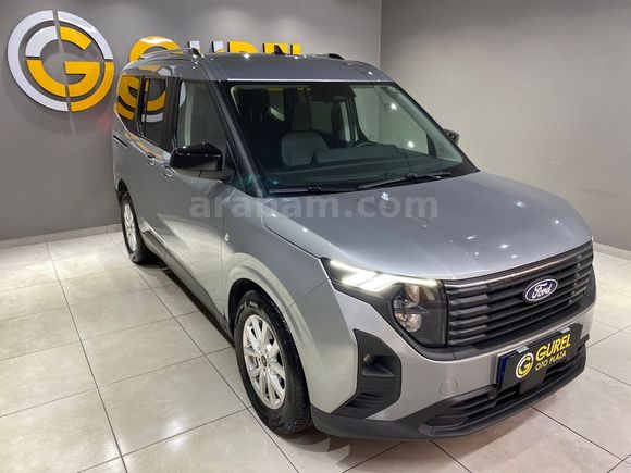otomobil Ford Tourneo Courier 1.0L Ecoboost Titanium