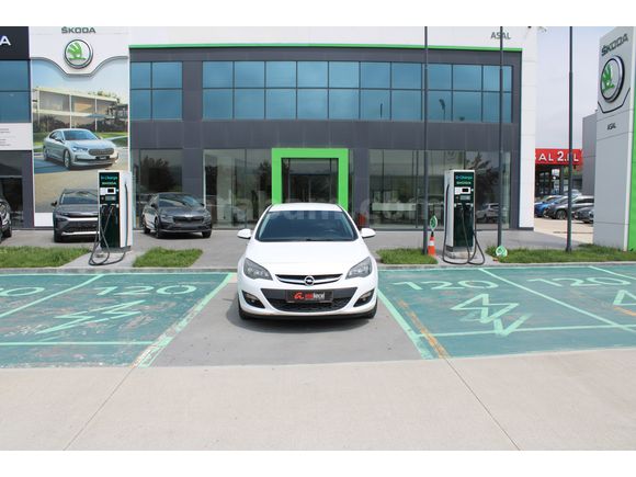 Opel Astra 1.6CDTİ DESİNG