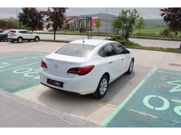 Opel Astra 1.6CDTİ DESİNG