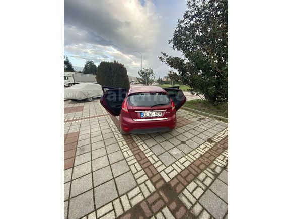 Sahibinden Ford Fiesta 1.25 My 2011 Model  222.000 km Bordo