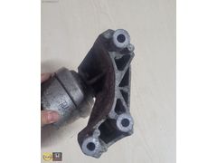 Opel Vectra B 2.0 Sağ Ön Motor Kulağı alüminyum GM ORJ 90497256