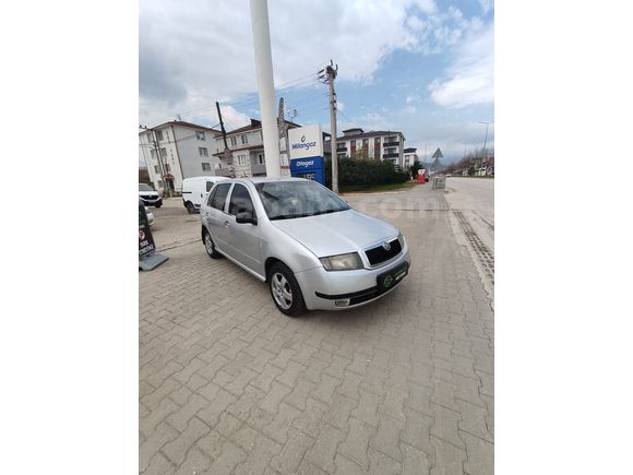 CUMBADA MOTORS'DAN - TEMİZ 2004 FABİA SORUNSUZ