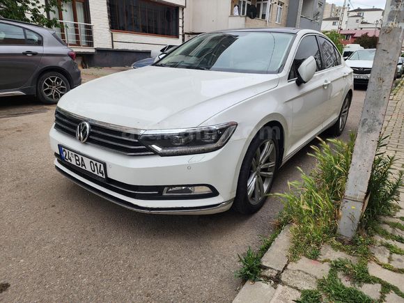 Galeriden Volkswagen Passat 1.6 TDi BlueMotion Highline 2015 Model İstanbul