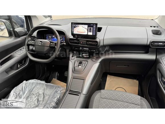 2025 OPEL COMBO 1.5D ULTİMATE CAM TAVAN HATASIZ
