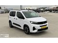 2025 OPEL COMBO 1.5D ULTİMATE CAM TAVAN HATASIZ