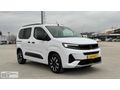 2025 OPEL COMBO 1.5D ULTİMATE CAM TAVAN HATASIZ