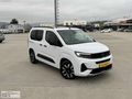 2025 OPEL COMBO 1.5D ULTİMATE CAM TAVAN HATASIZ