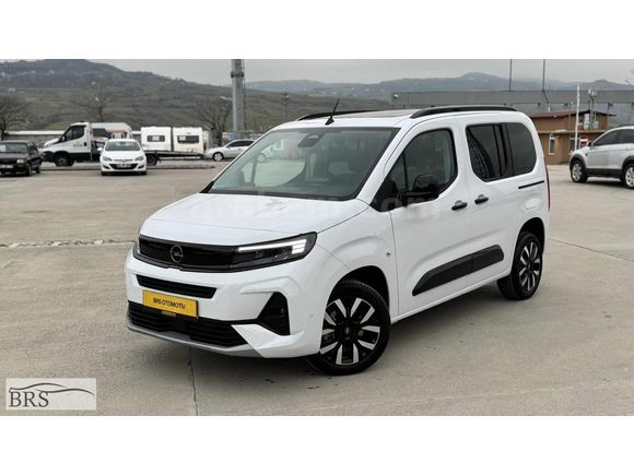 2025 OPEL COMBO 1.5D ULTİMATE CAM TAVAN HATASIZ