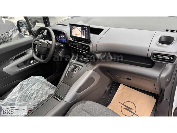 2025 OPEL COMBO 1.5D ULTİMATE CAM TAVAN HATASIZ