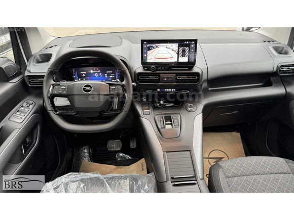 2025 OPEL COMBO 1.5D ULTİMATE CAM TAVAN HATASIZ