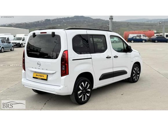 2025 OPEL COMBO 1.5D ULTİMATE CAM TAVAN HATASIZ
